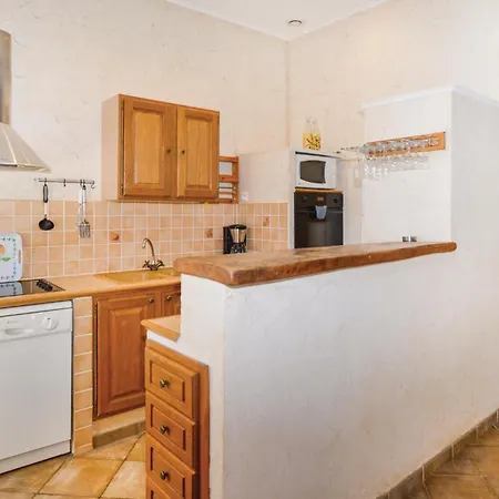 2 Bedroom Stunning In Maria Poggio Santa-Maria-Poggio (Corsica)