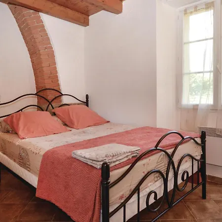 2 Bedroom Stunning In Maria Poggio Santa-Maria-Poggio (Corsica)