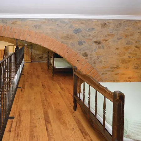 2 Bedroom Stunning In Maria Poggio